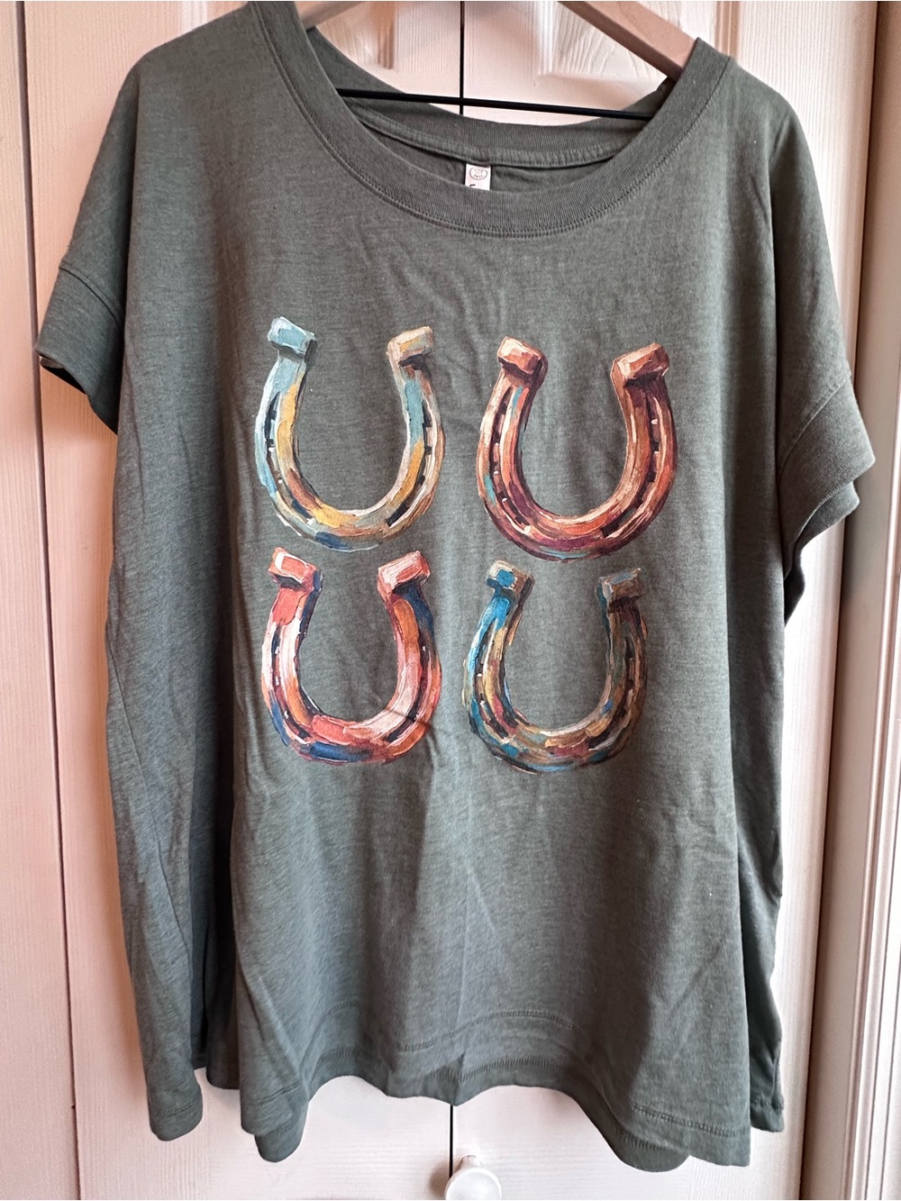 Deep Sage Green Horseshoe Graphic Tee - Unbranded *boutique*